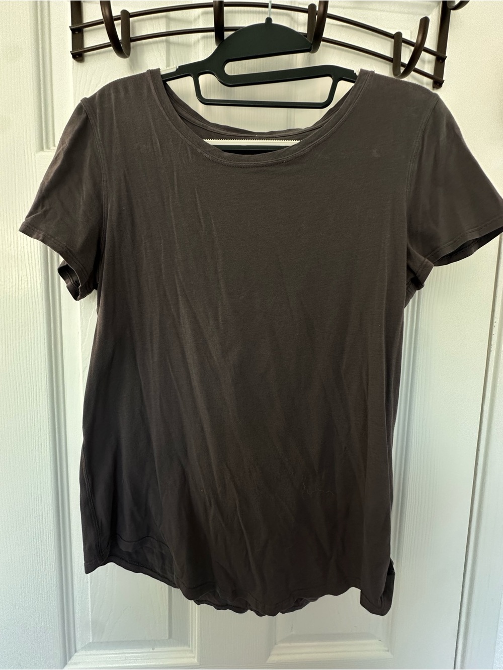 Lululemon Women’s t- flawed see description; Brown/Grey color-Curved hem, ~18”